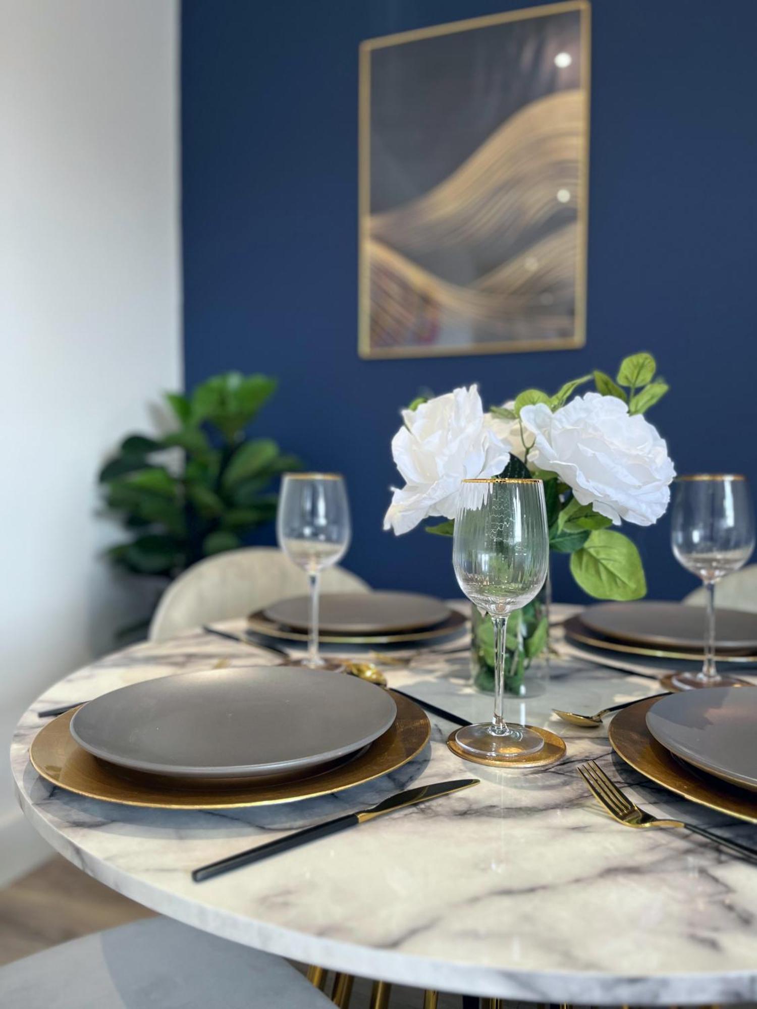 Luxury Norwich City Centre Apartment - Free Parking ภายนอก รูปภาพ