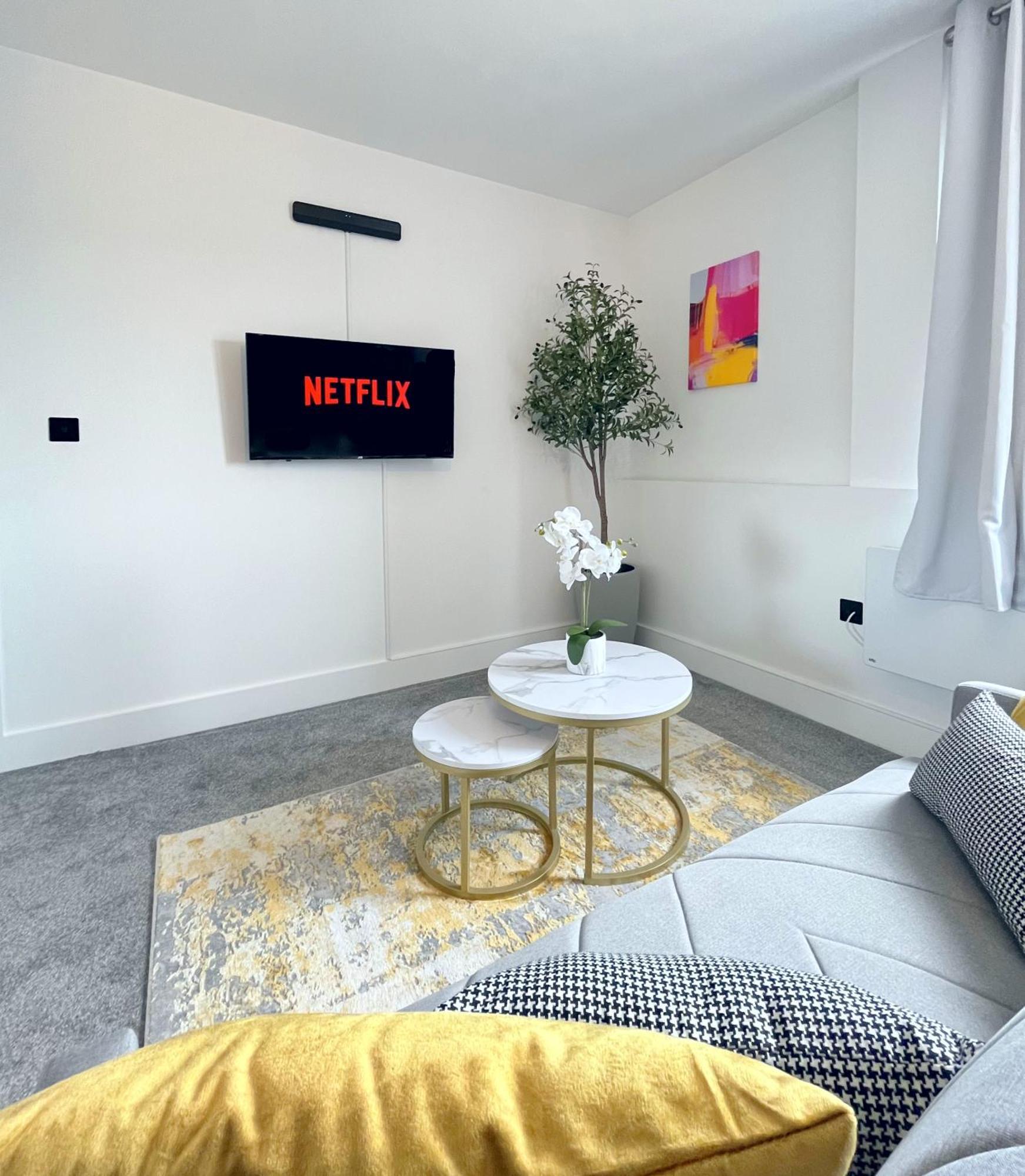 Luxury Norwich City Centre Apartment - Free Parking ภายนอก รูปภาพ